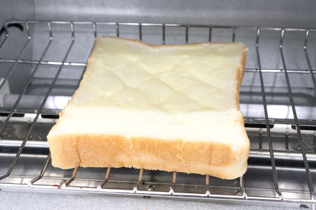 “切れ目”と“予熱”が決め手！バタートーストの美味しい作り方