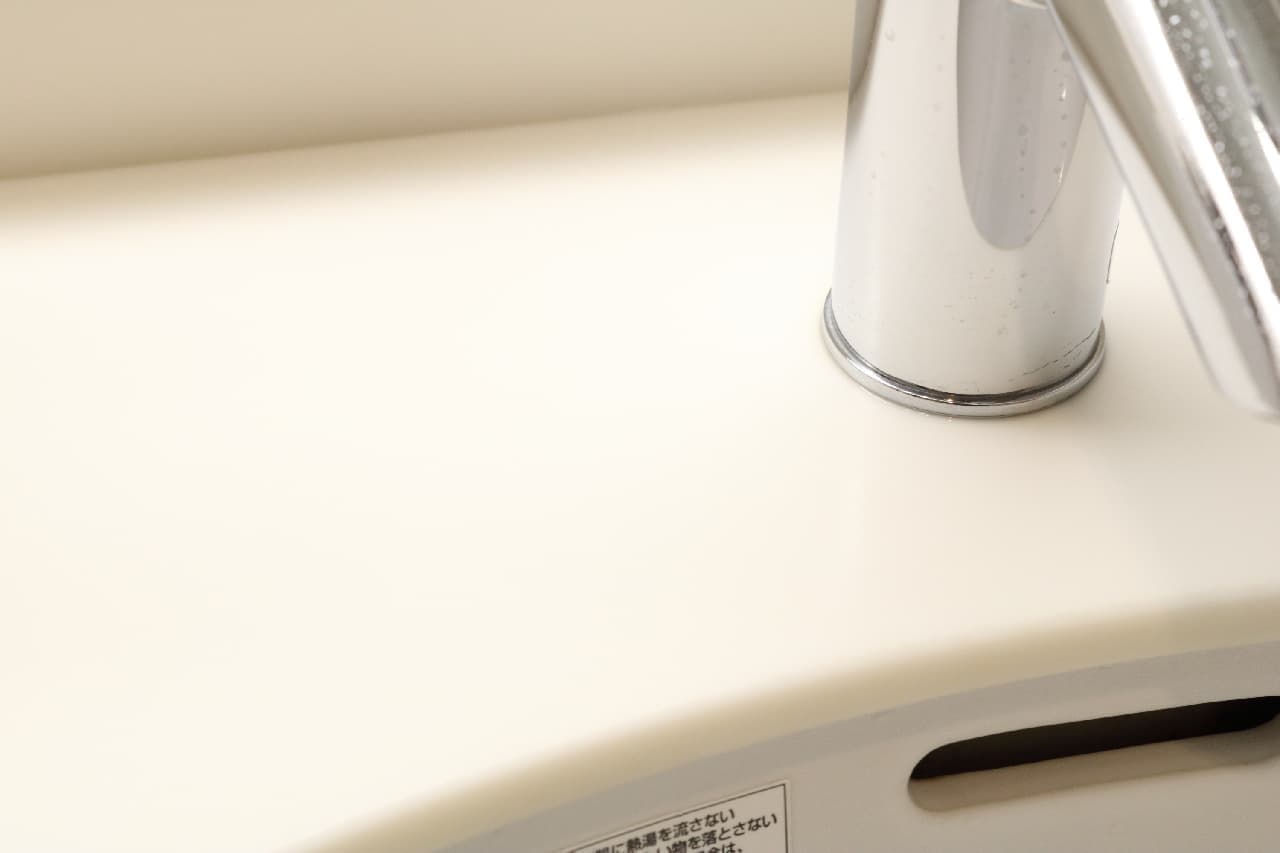 水滴をズバッと拭きとれる！無印「セルロースシート」は台所や洗面台に便利