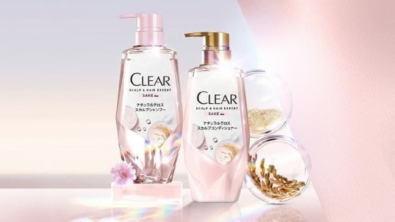 "Clear Natural Gloss Scalp Shampoo" and "Clear Natural Gloss Scalp Conditioner"