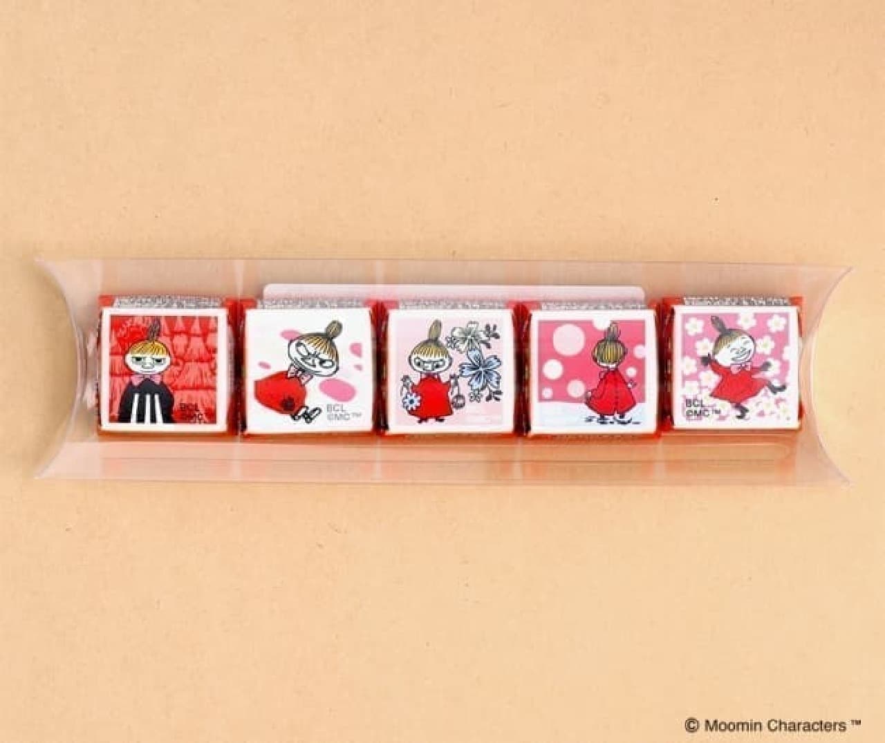 "Plate Chocolate FAMILY" from Moomin Cafe--Cute boxed for Valentine's Day or White Day