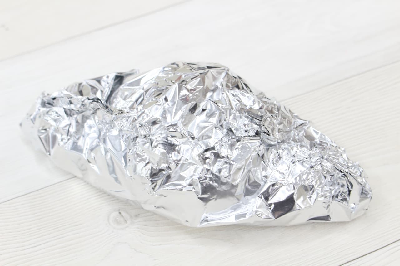 Keep the fresh taste ♪ Freezing and thawing croissants--Aluminum foil for warming