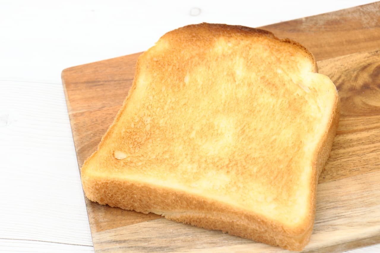 Delicious toast with the petit plastic bread-shaped pottery "Steam Bakery" ♪ --Steam toaster-like crispy texture