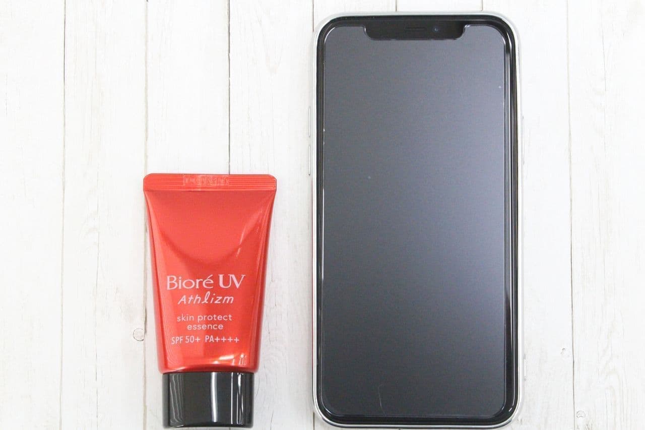 Biore UV Athlizm Essence Mini and iPhone 11