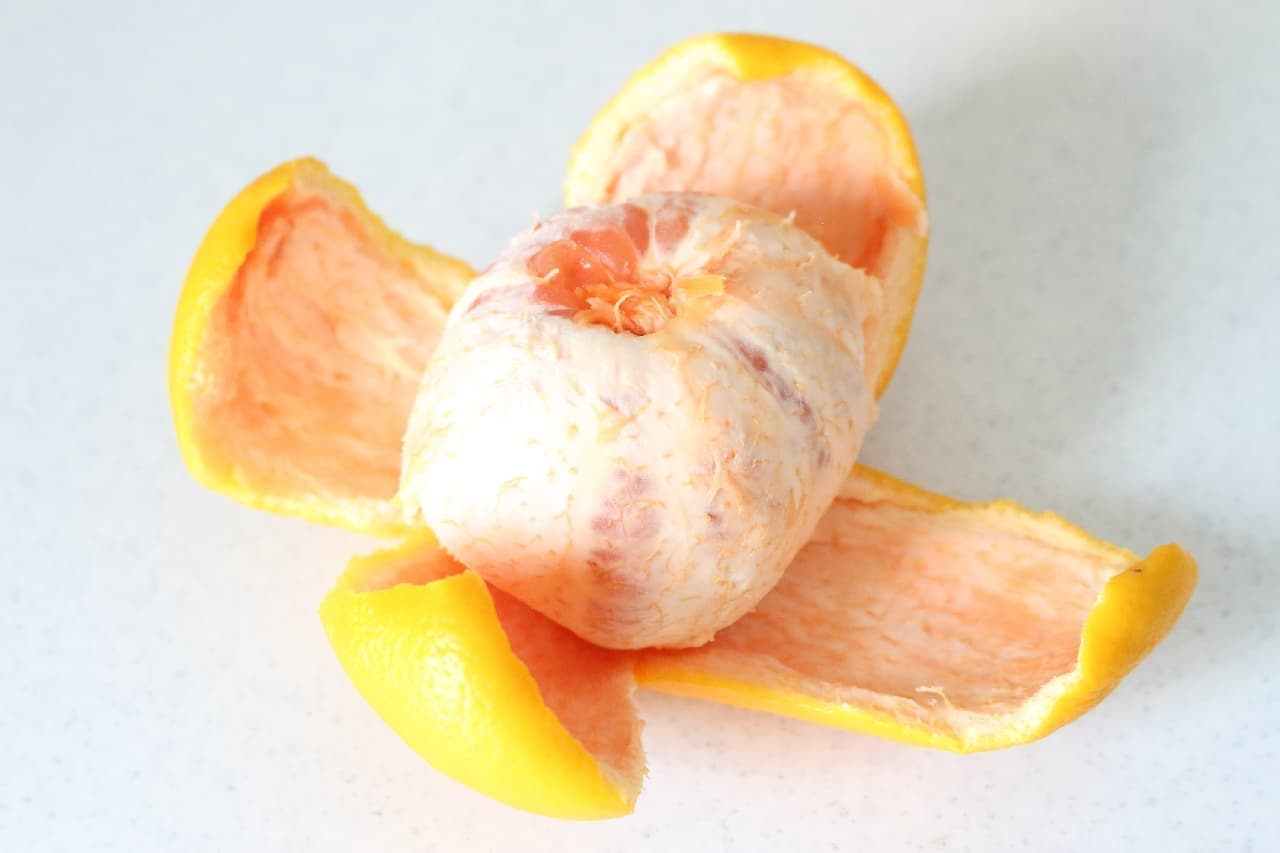 No kitchen knife required! Grapefruit peeling back tricks --- 3 minutes in boiling water, with a tangerine-like smoothness