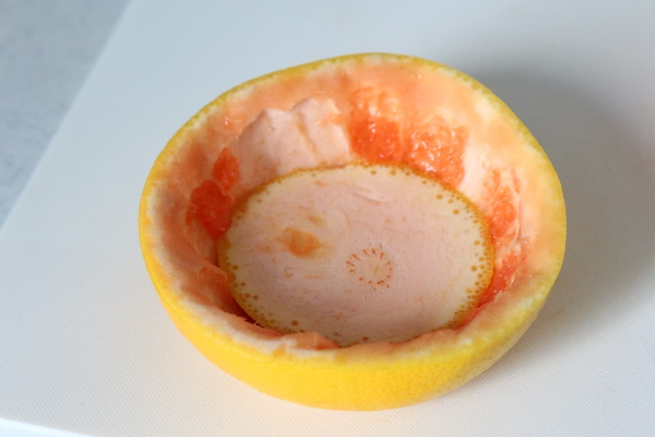 Fashionable way to cut grapefruit