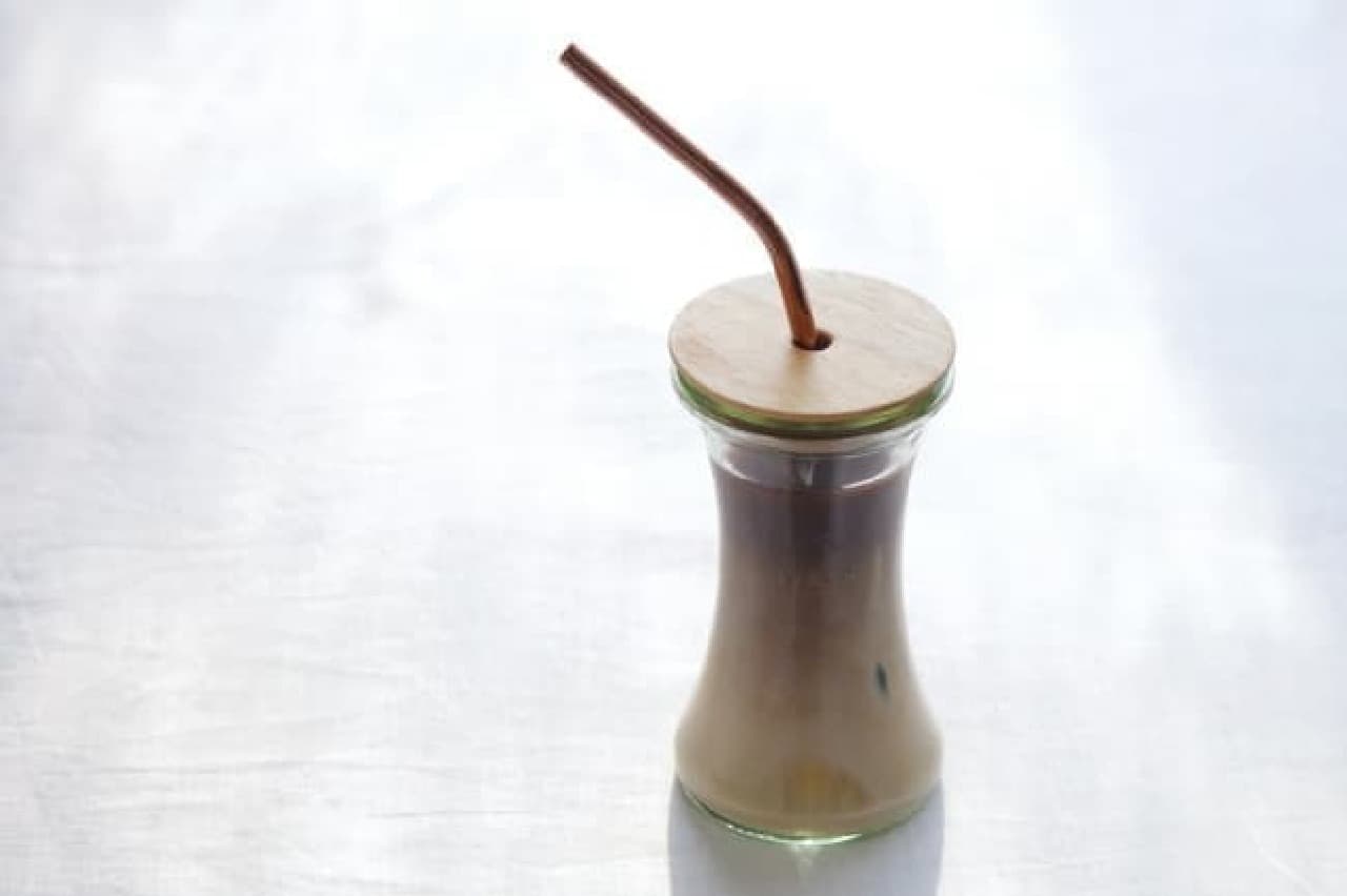 Fashionable wooden lid & glass container! WECK's "DRINK BOTTLE"