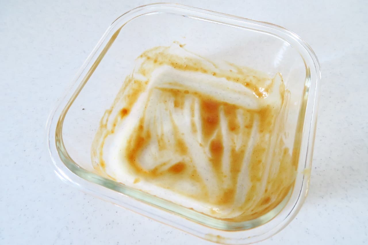 Nitori's "heat-resistant glass storage container" can be used as a plate--safe for curry color transfer and fish odor transfer