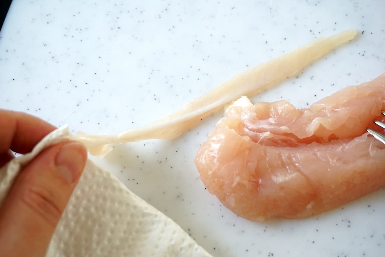 How to remove streaks from chicken meat in an instant