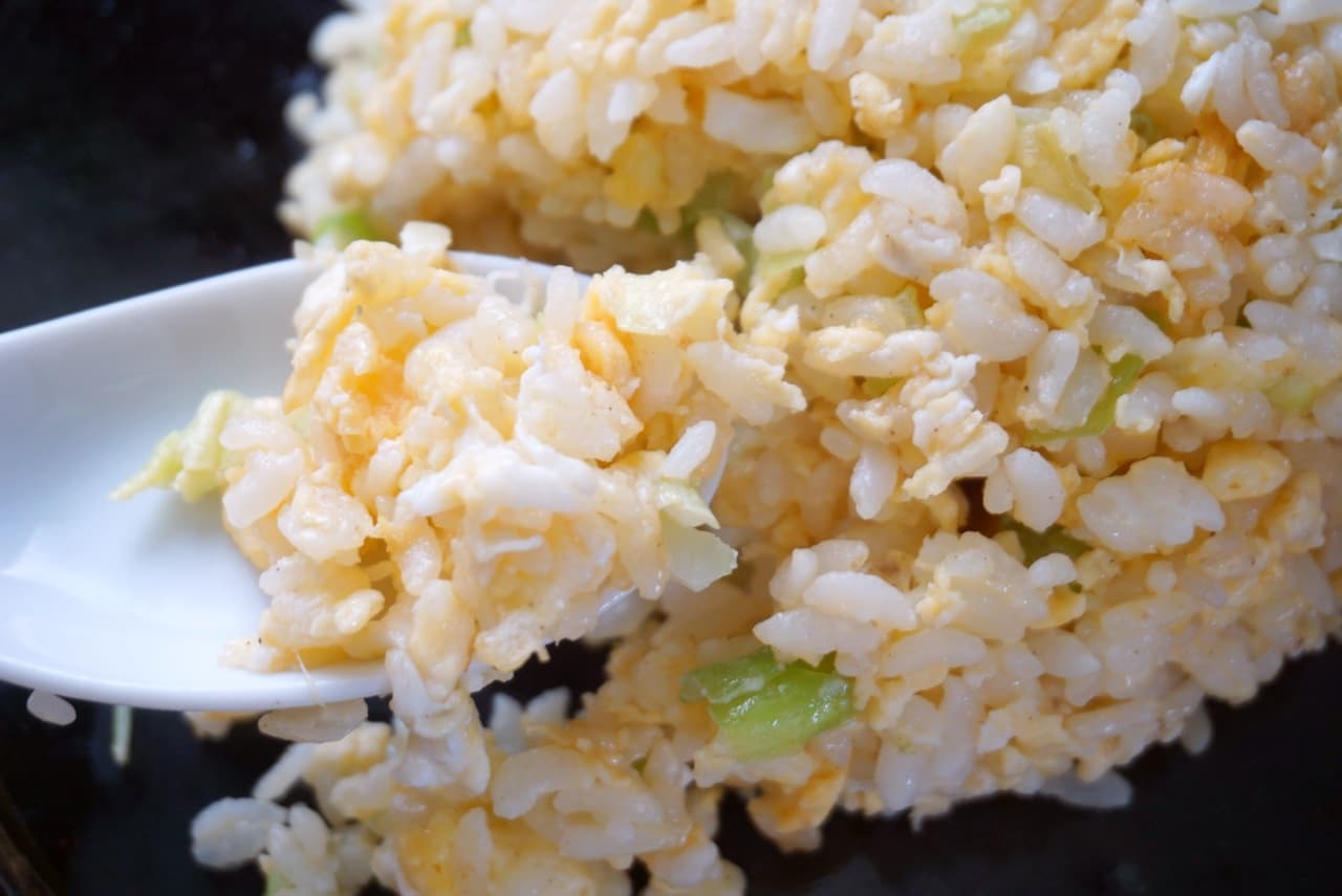 Sapporo Ichiban Shio Ramen Soup, Waper, Homemade Green Onion Oil --Three seasonings that make fried rice delicious
