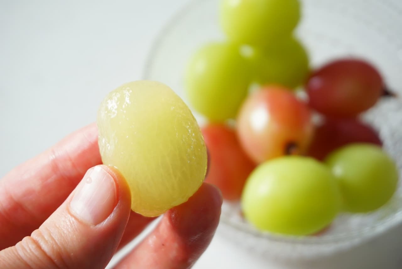 Back tricks to make it easier to peel grapes