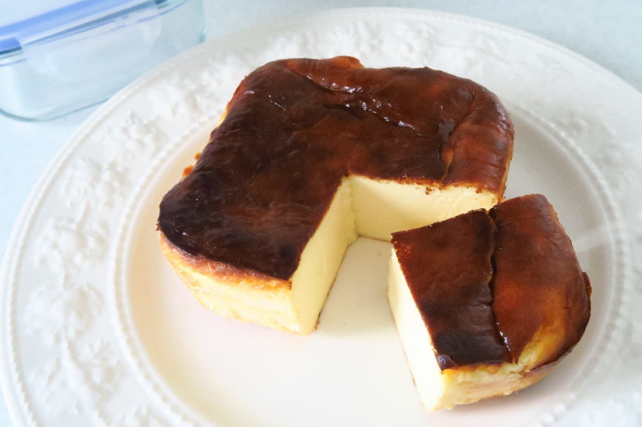 Very popular! Simple recipe for Basque cheese cake --Using Daiso's "heat-resistant glass container"