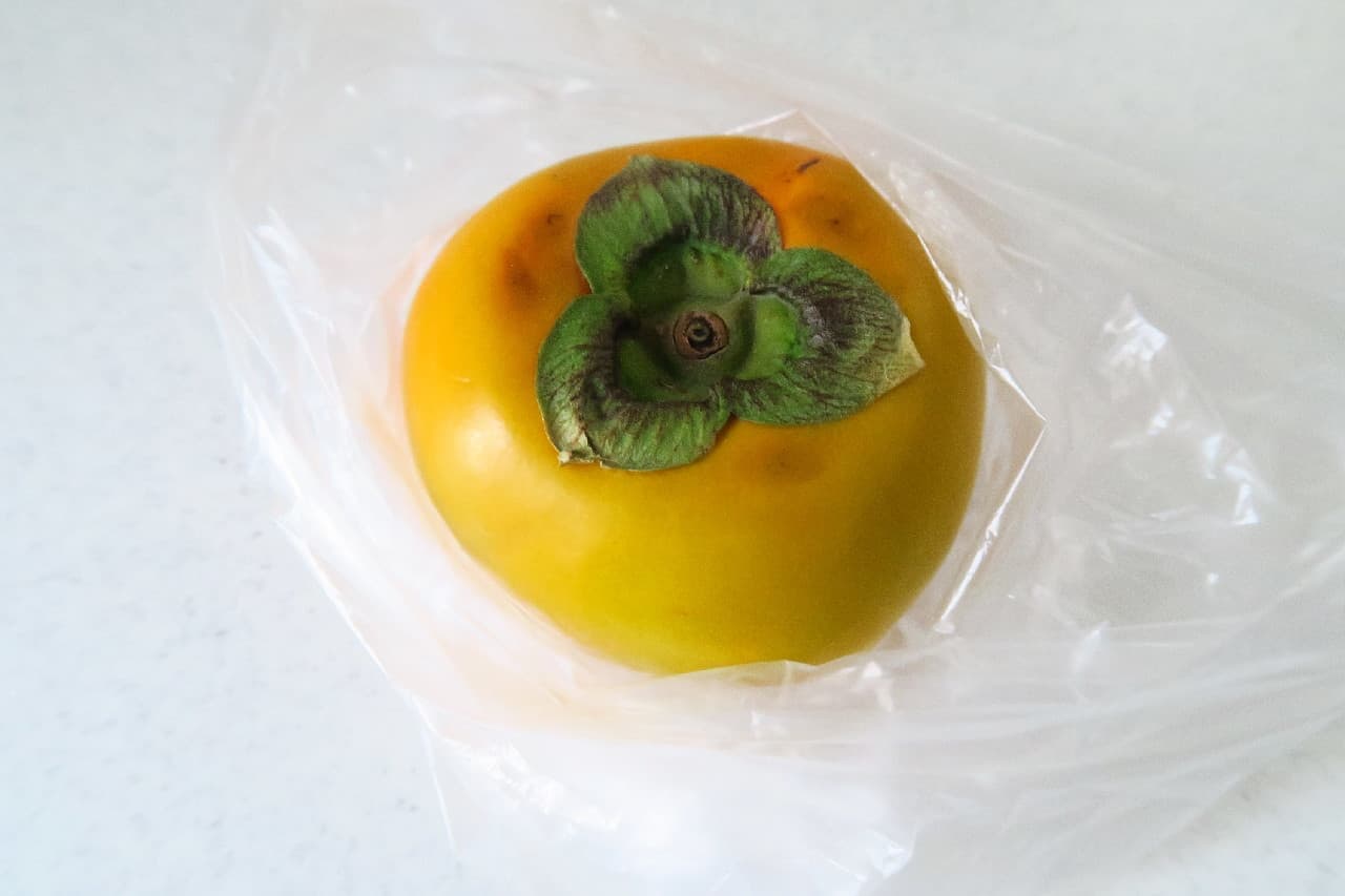 乾燥に注意！柿の冷蔵保存法 -- ヘタを濡らしてシャキシャキ感長持ち