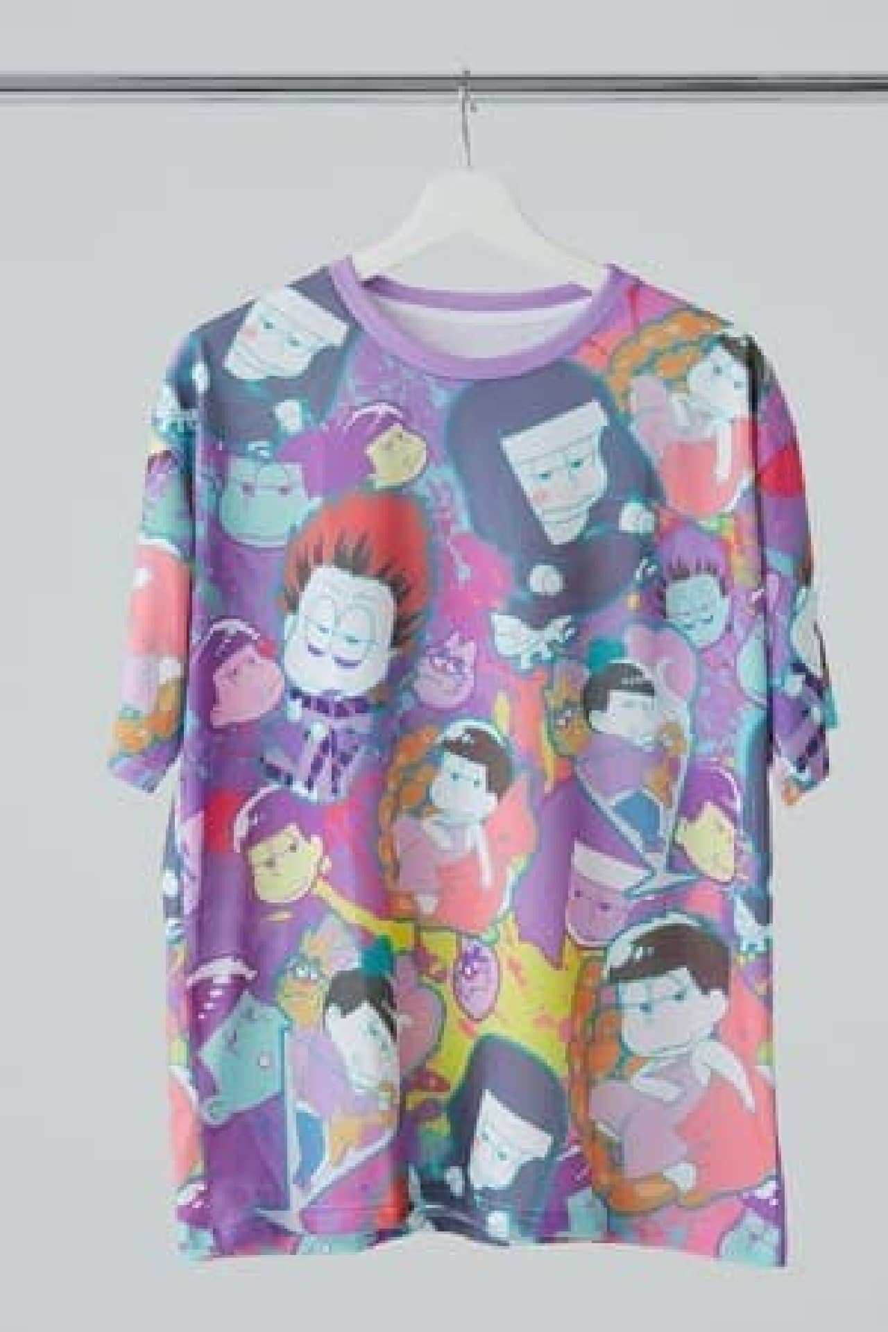 Introducing a washable cloth mask for "Osomatsu-san" --A loose T-shirt with beautifully printed six children