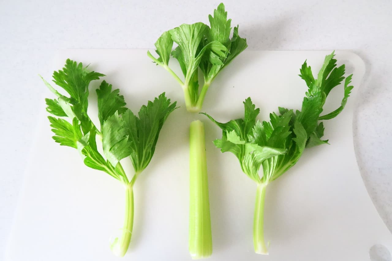Step 2 How to store celery in a refrigerator