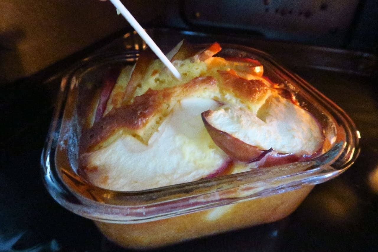 ホットケーキミックスで簡単♪ りんごとヨーグルトのケーキ -- ダイソー「耐熱ガラス容器」を活用