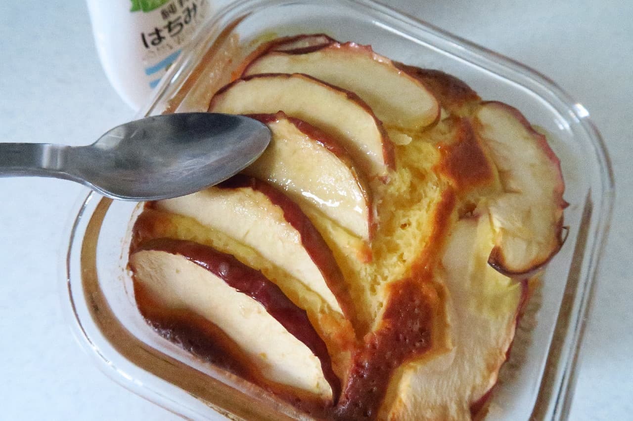 ホットケーキミックスで簡単♪ りんごとヨーグルトのケーキ -- ダイソー「耐熱ガラス容器」を活用