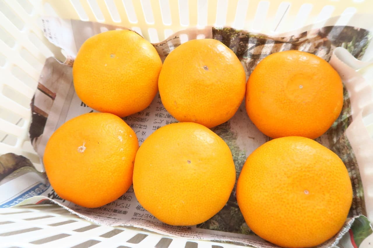 Room temperature storage method & refrigeration storage method of mandarin oranges --The point is "direction of calyx"