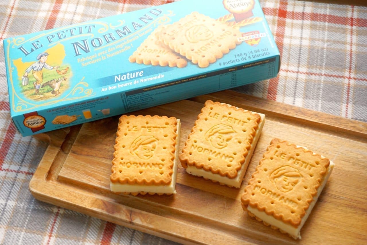 ノルマンディーバタークッキーのチーズケーキサンド