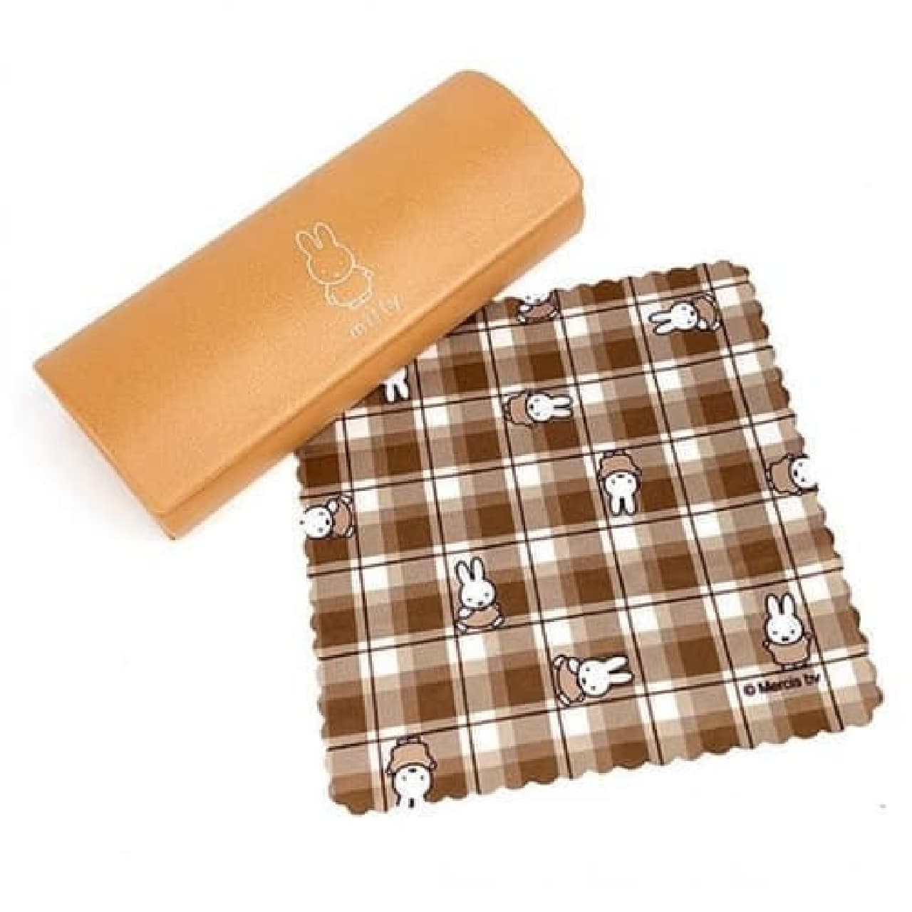 Adult-like pouch and wallet in Miffy x camel color --Also a glasses case with a cloth
