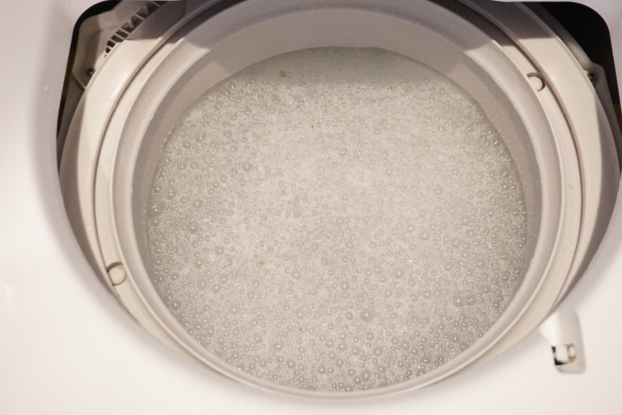 Oxygen-based detergent for washing tub "Mold Tornado"