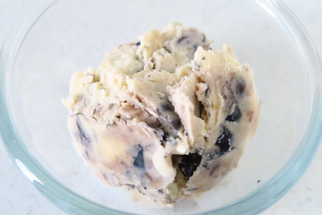 Simple recipe for black soybean ice cream