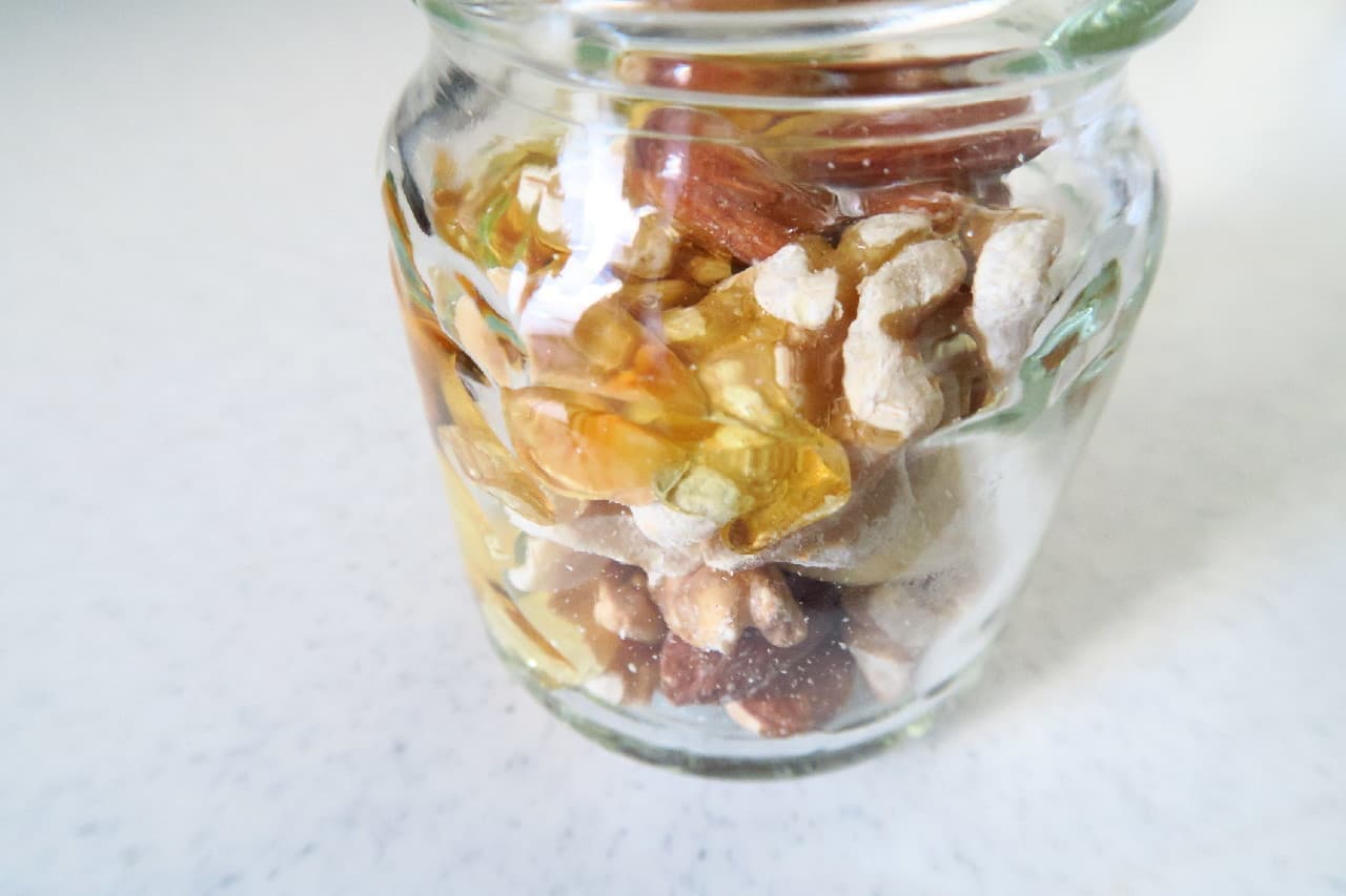 Commercial ice cream is excellent ♪ Nuts pickled in honey Recipe --For toast and hot cakes
