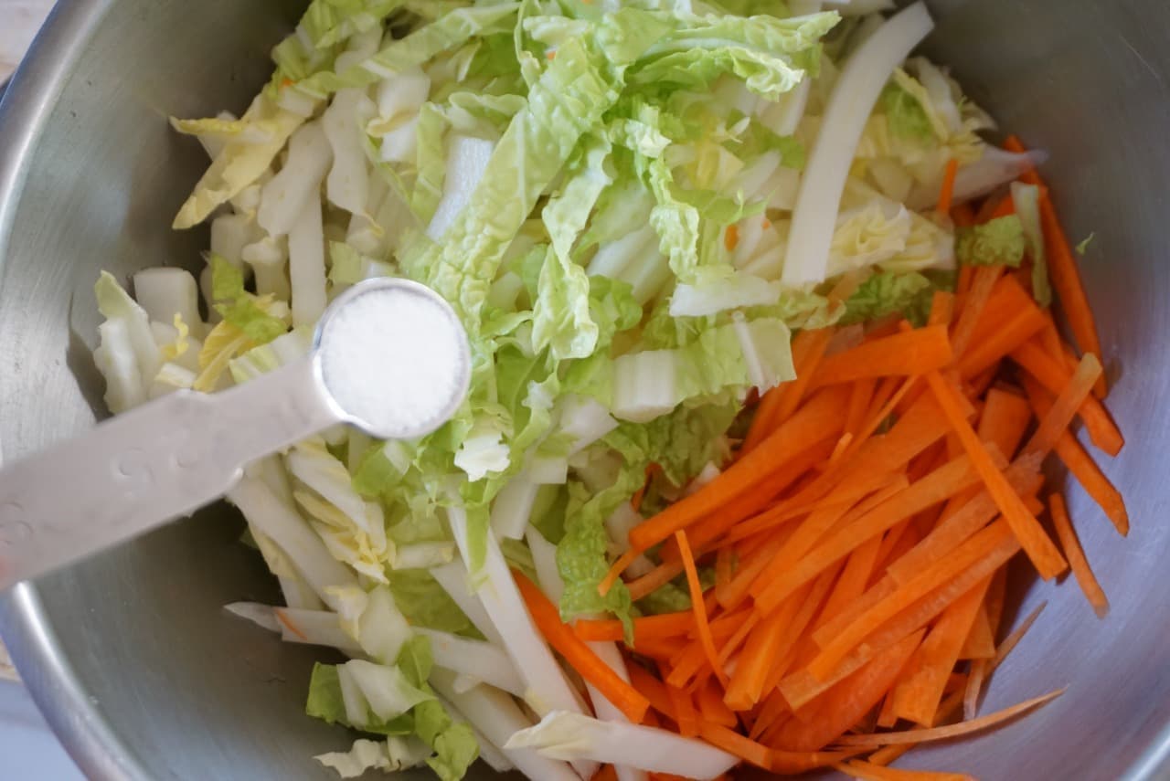Chinese cabbage coleslaw salad