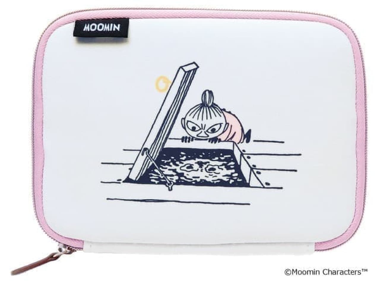 Calm and cute ♪ Moomin pattern computer case --Mouse and charger together