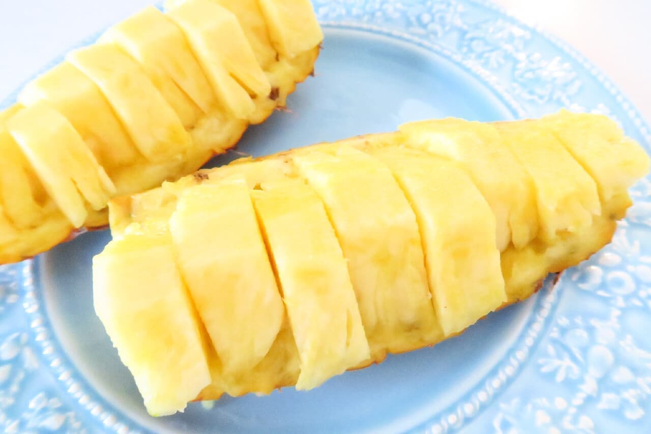 丸ごとパイナップル基本の切り方 台湾産パイナップルも簡単 きれいに えんウチ