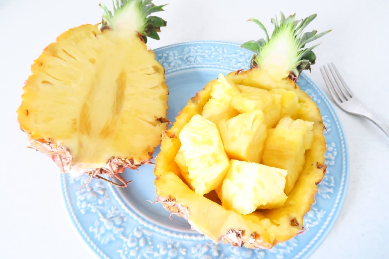 It's actually easy! How to make a pineapple basket