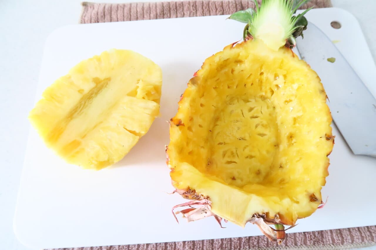 Pineapple decoration