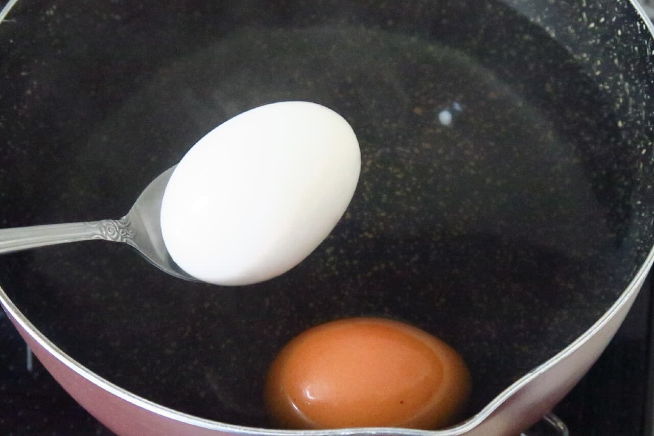 Daiso egg driller