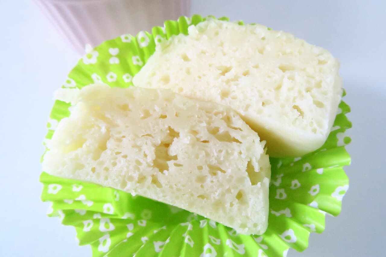 Easy with hot cake mix ♪ Steamed bread recipe --Soft in a frying pan