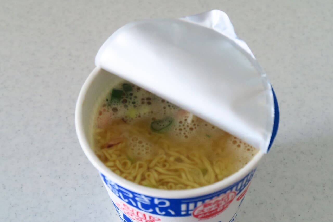 For the lid of cup noodles ♪ Hundred yen store "silicone noodle cover" Just size that is easy to carry