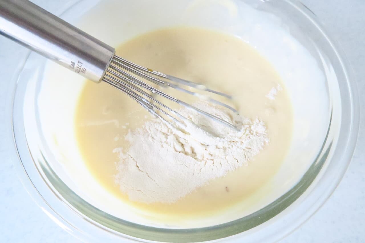 Easy with an omelet ♪ Banana cheesecake recipe --Refreshing with yogurt and raisins