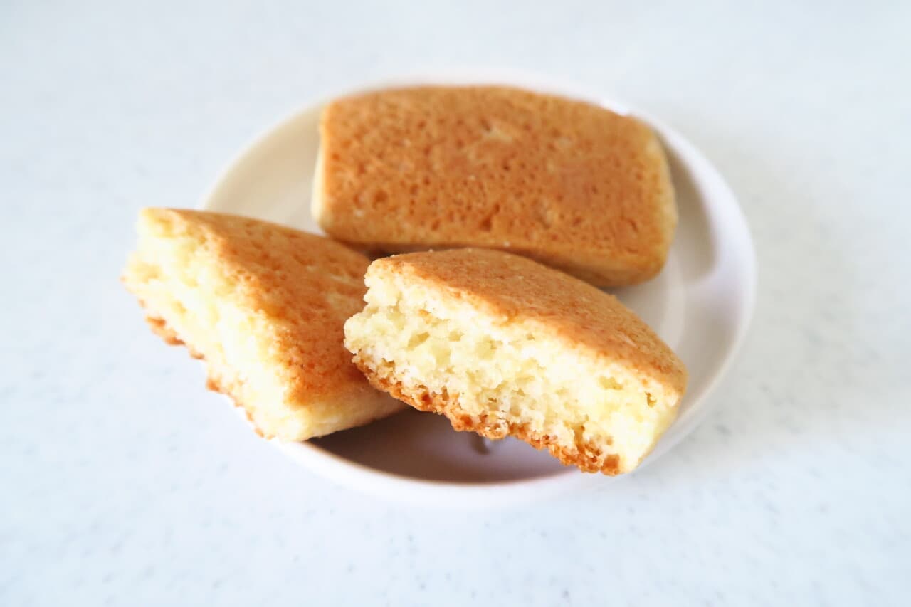 Easy recipe for hot biscuits --Easy with hot cake mix & fragrant in a frying pan