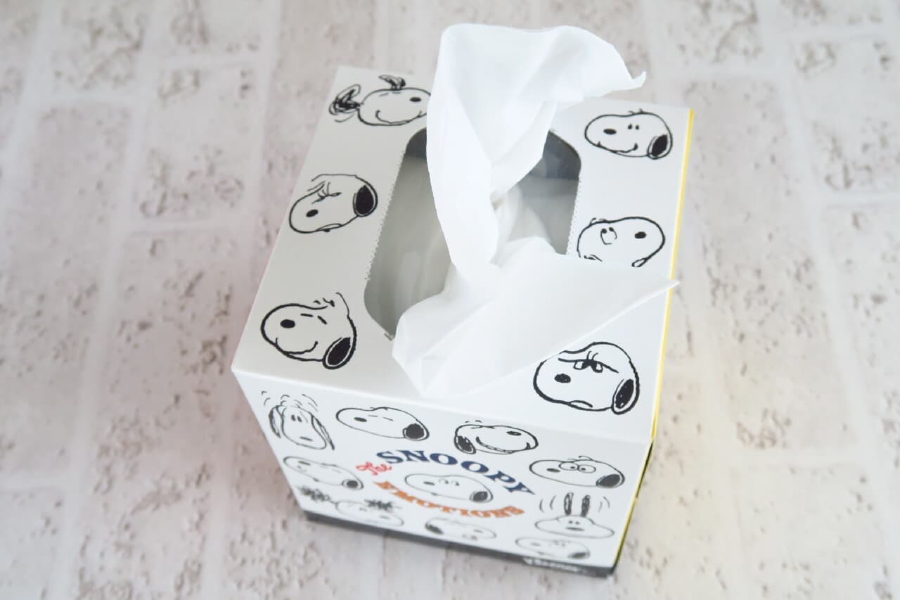 "Kleenex Tissue" Snoopy design is cute! "Scottie Wet Tissue"