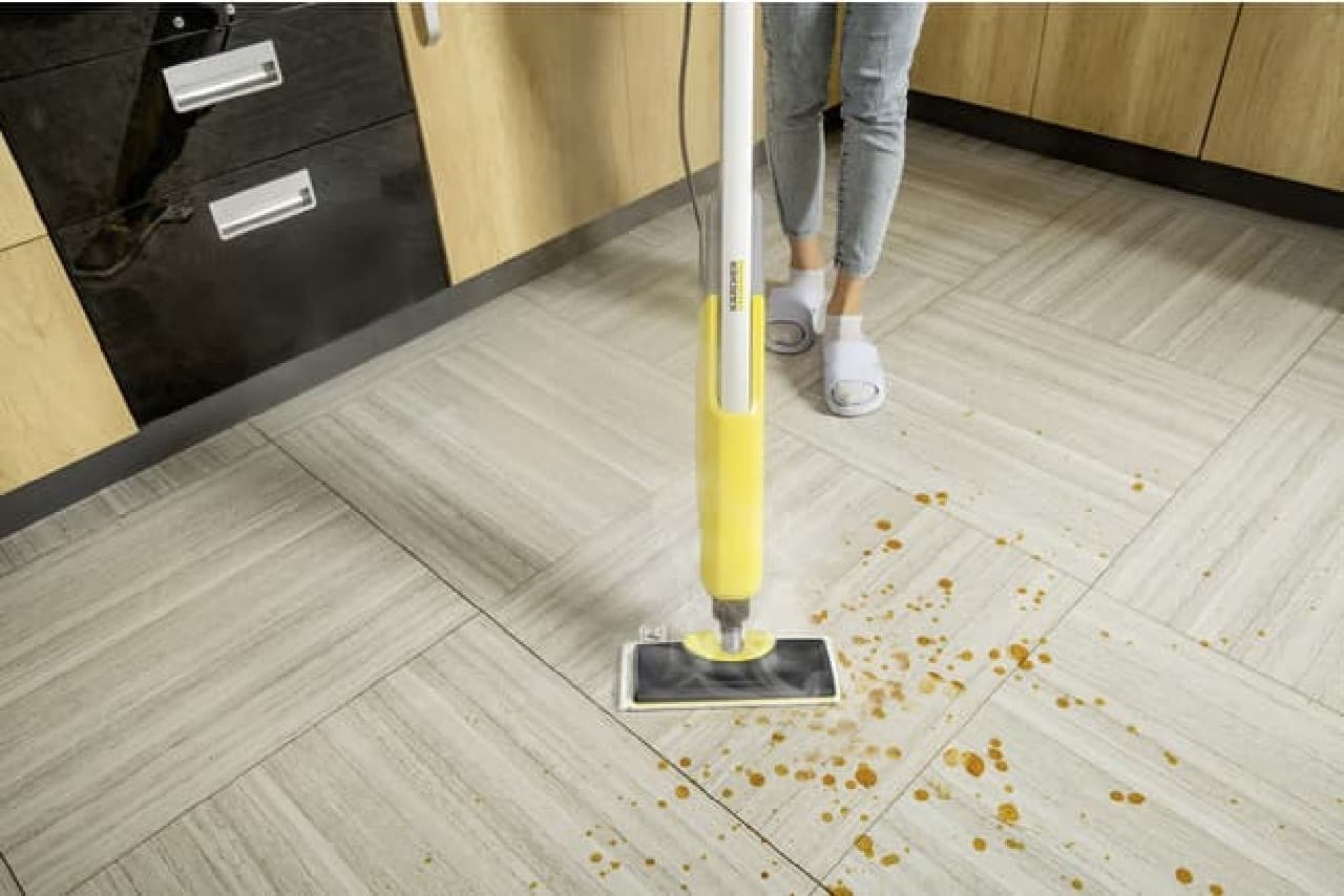 Household steam mop "SC Upright / SC Upright Premium" from Karcher --High temperature steam makes dirt clean and gaps easier