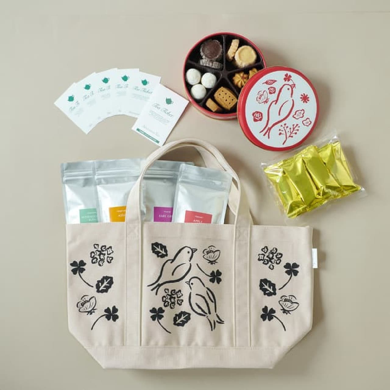  アフタヌーンティー・ティールーム福袋2種 -- 紅茶・焼き菓子を塩川いづみさんイラストトートバッグに詰合せ