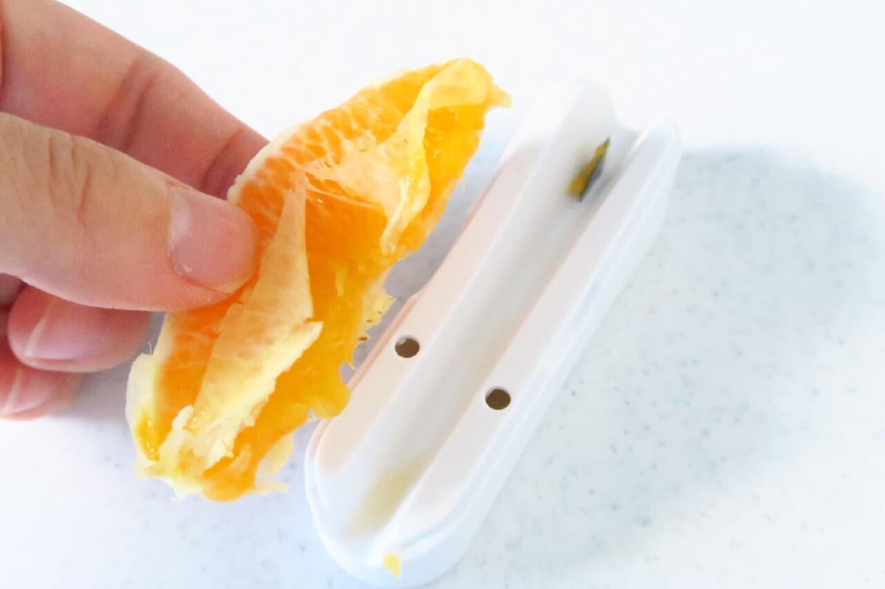 100均オレンジカッターをレビュー -- オレンジ・グレープフルーツの皮を簡単にむける！薄皮・種を取るのにも
