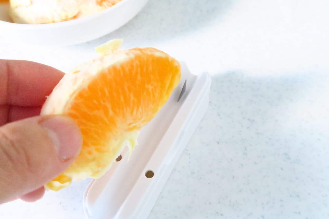 100均オレンジカッターをレビュー -- オレンジ・グレープフルーツの皮を簡単にむける！薄皮・種を取るのにも