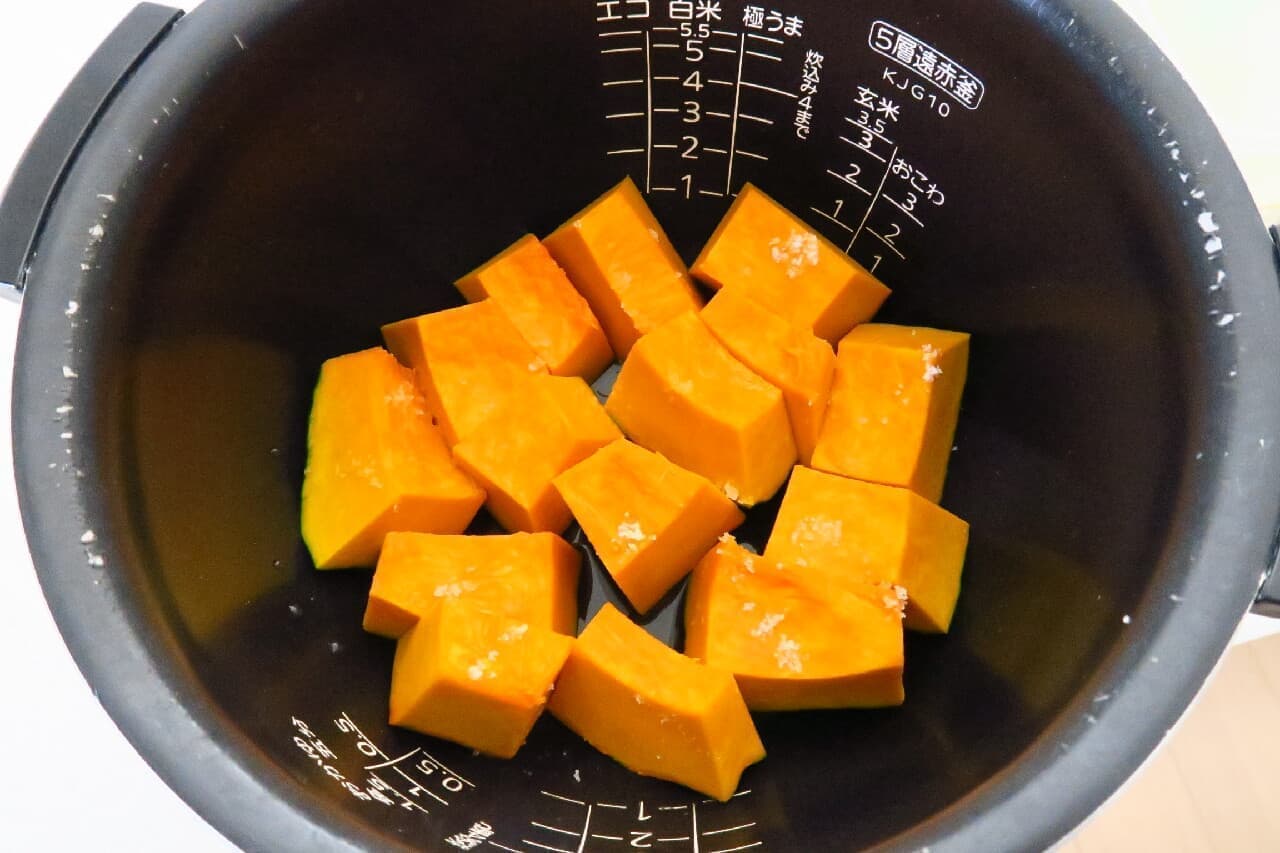 炊飯器で簡単！蒸しかぼちゃのレシピ -- 塩で甘み引きたつ♪ かぼちゃサラダ・スープなどに