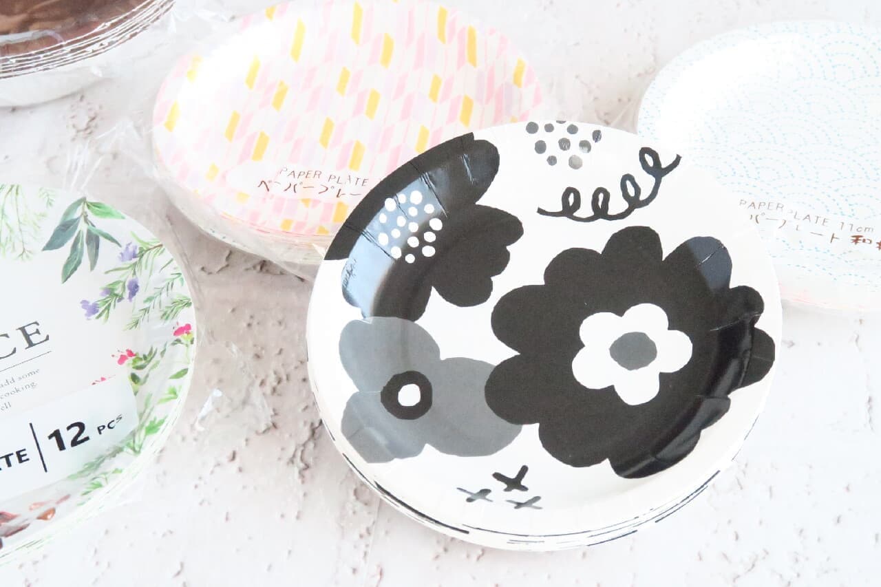 A small paper plate of ceria is cute --For tea confectionery and home parties such as Scandinavian flower patterns and Japanese patterns