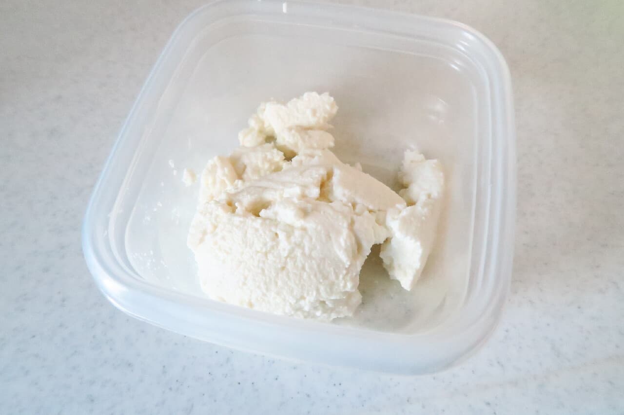 [Milk consumption] Homemade cottage cheese recipe --Fluffy texture! Easy dessert with honey jam