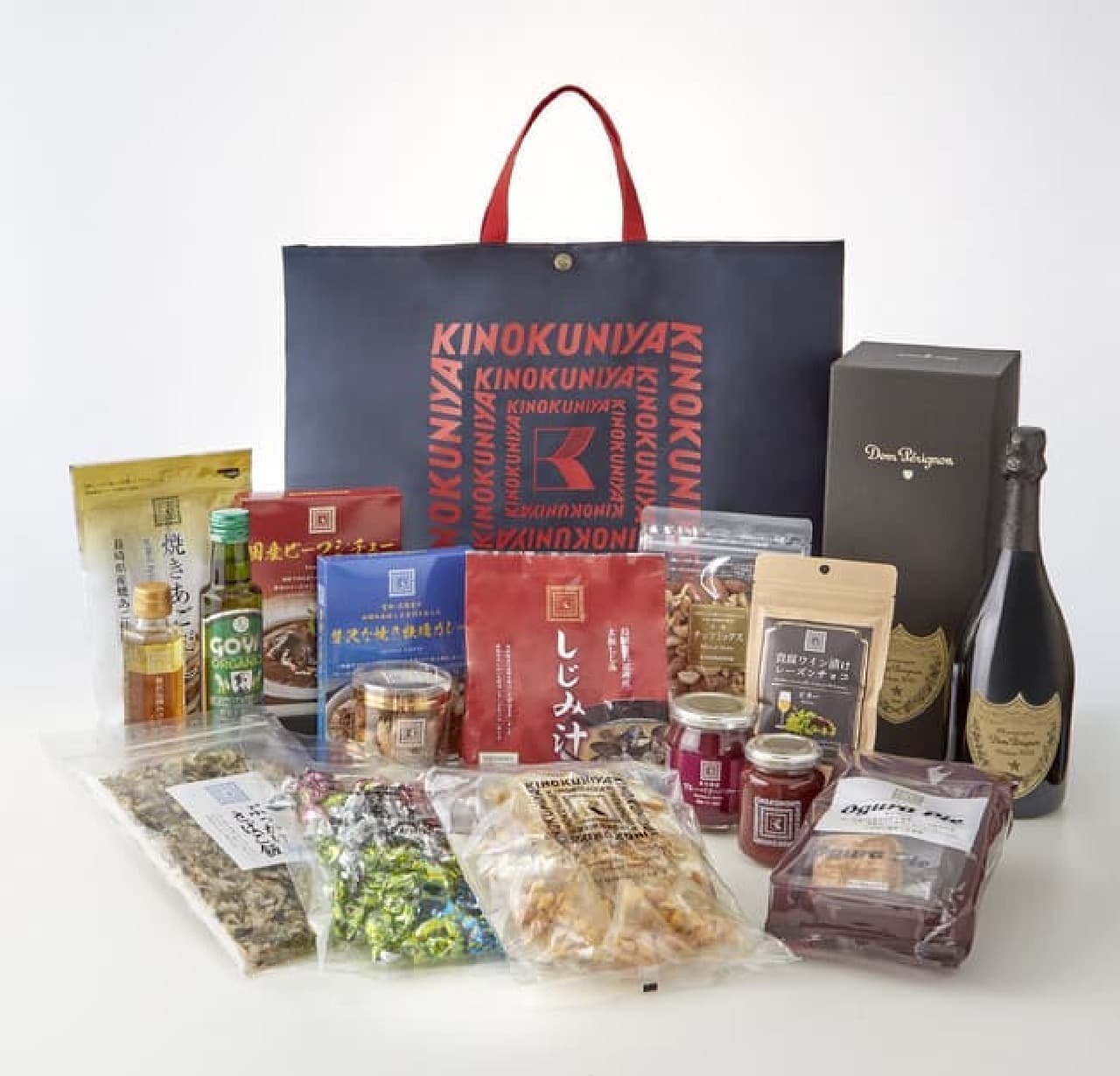 "Kinokuniya New Year Happy Bag" from the first sale in 2022 --New Year's gift bag (lucky bag)