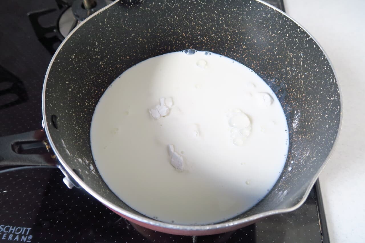 ミルクくずもちのレシピ -- 牛乳＋片栗粉で簡単！きな粉と黒みつの上品な甘さ【牛乳消費】