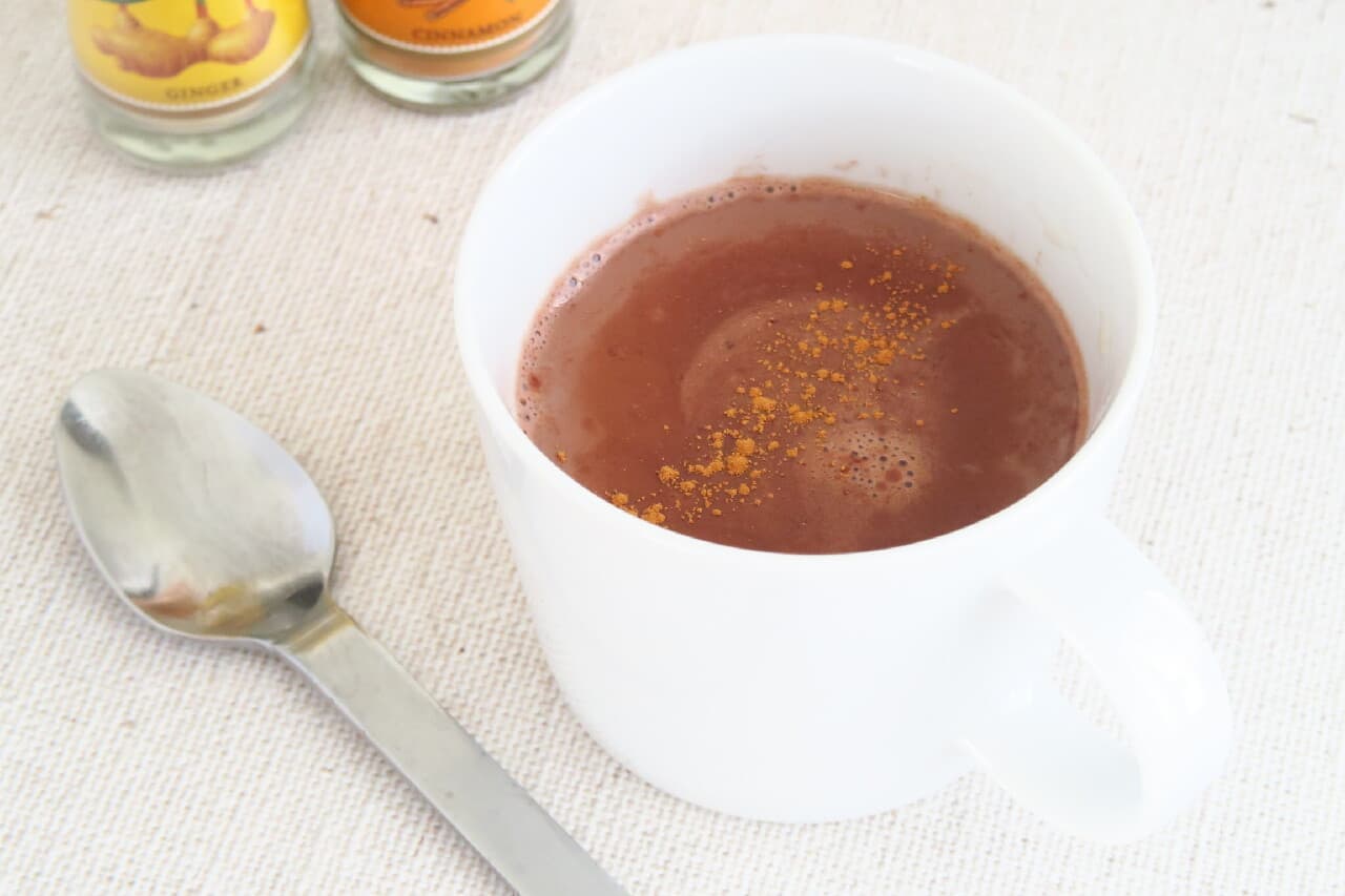 Hot cocoa recipe --Paste cocoa and sugar in a small pot! A mellow and warm taste [milk consumption]