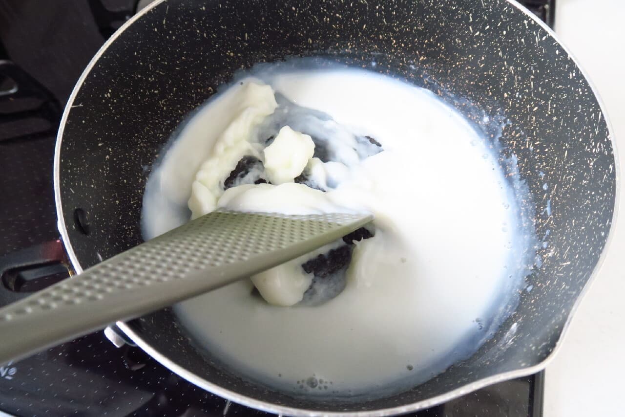 White sauce, cottage cheese, milk kuzumochi recipe --Easy with few ingredients! Delicious milk consumption