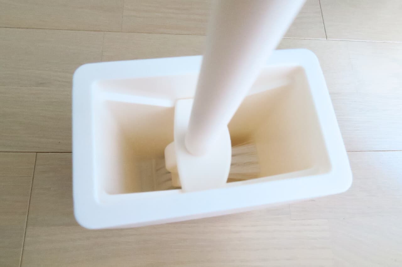 "Satto Slim Toilet Brush with Case" Review --Easy to clean the back of the toilet bowl! Hygienic storage