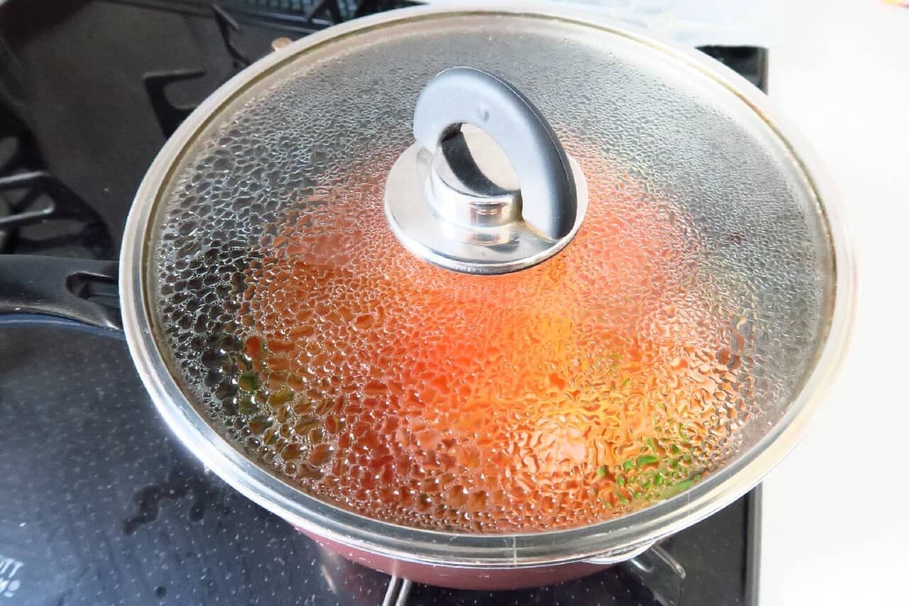 ナポリタンの簡単レシピ -- スパゲッティ別ゆで不要！トマトジュースで煮込む風味豊かな一皿